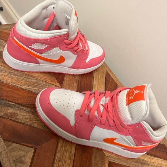 Nike mid air jordan pink white and orange - Picture 5 of 5
